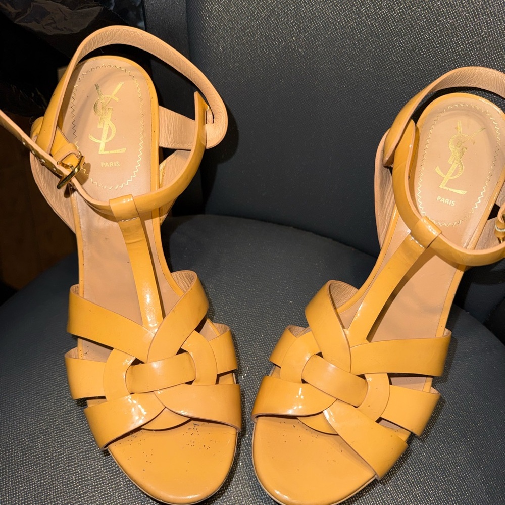 Yves Saint Laurent Nude Heels
